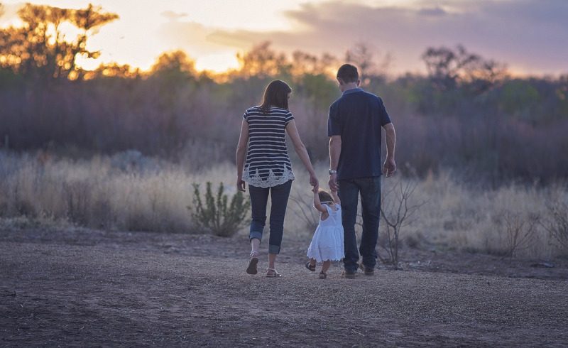 family-2485714_1280